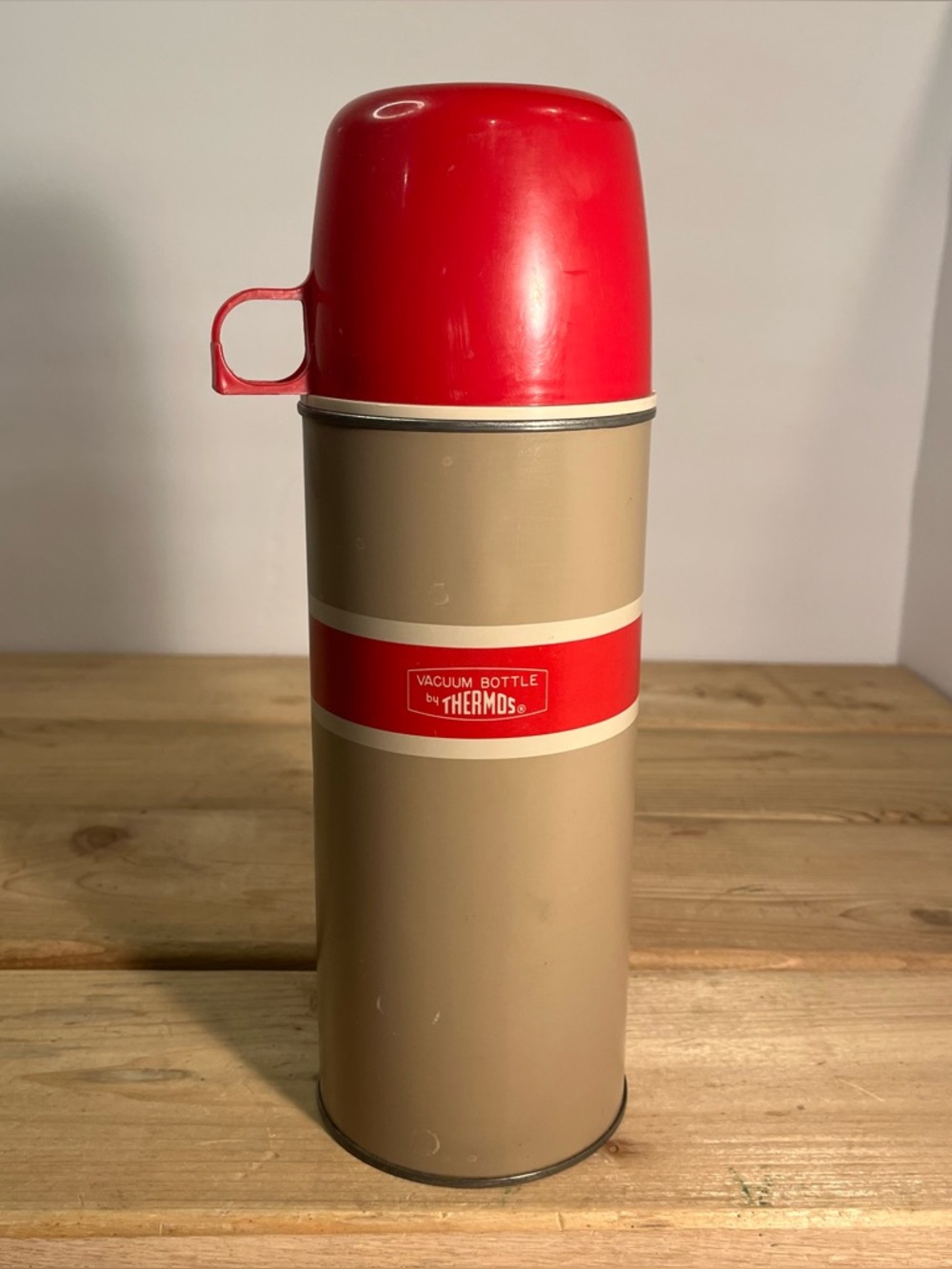 Vintage Thermos American Thermos Bottle Co. Metal Plastic Red Tan USA